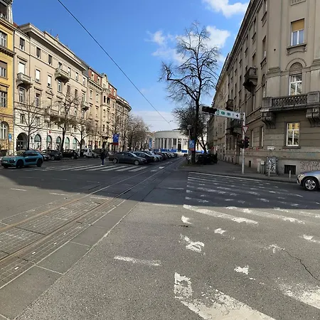 Apartment Modern Centrally Located *